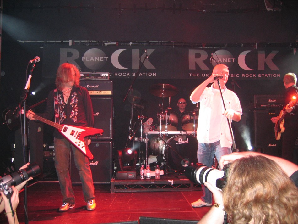 thunder planet rock xmas party 2006 031